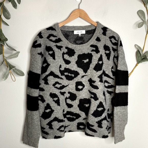 Evereve Sweaters - Gray and Black Leopard Print Sweater
